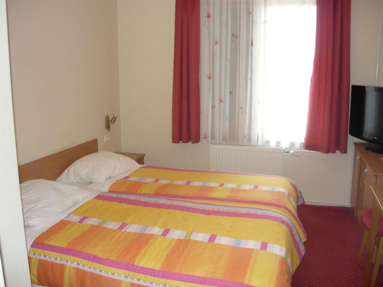 Polzevo Hotell Visnja Gora Exteriör bild